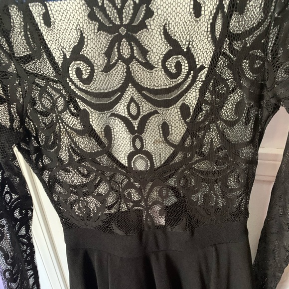 Long sleeve lace romper - Picture 4 of 4